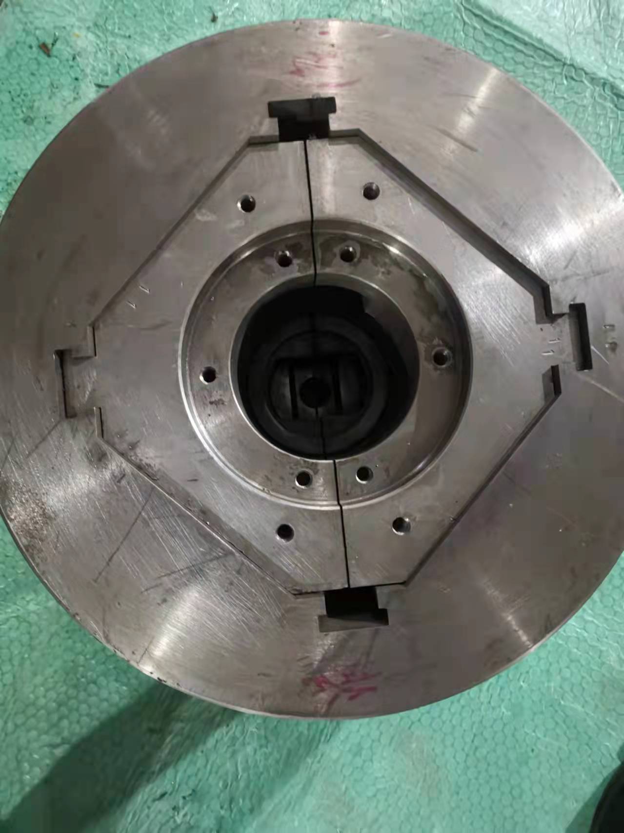 Professional Hot Forging Stamping Mold for Industrial Valve Caps Railway Parts Produce