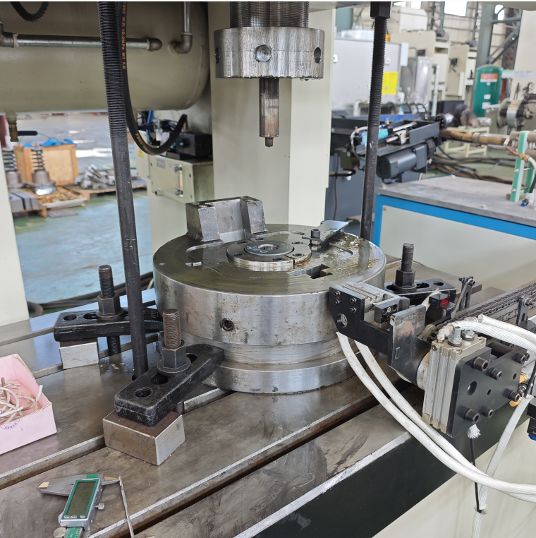 Professional Hot Forging Stamping Mold for Industrial Valve Caps Railway Parts Produce